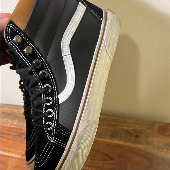 Vans SK8 Black and Brown High-Top Trainers with Classic Design, Mens 9 - Picture 4 of 7